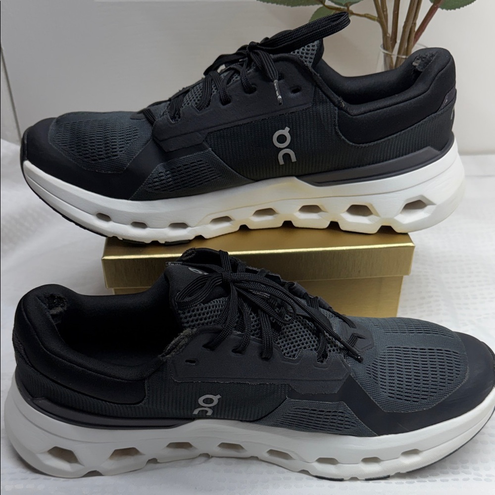 On Running Men's Black and White